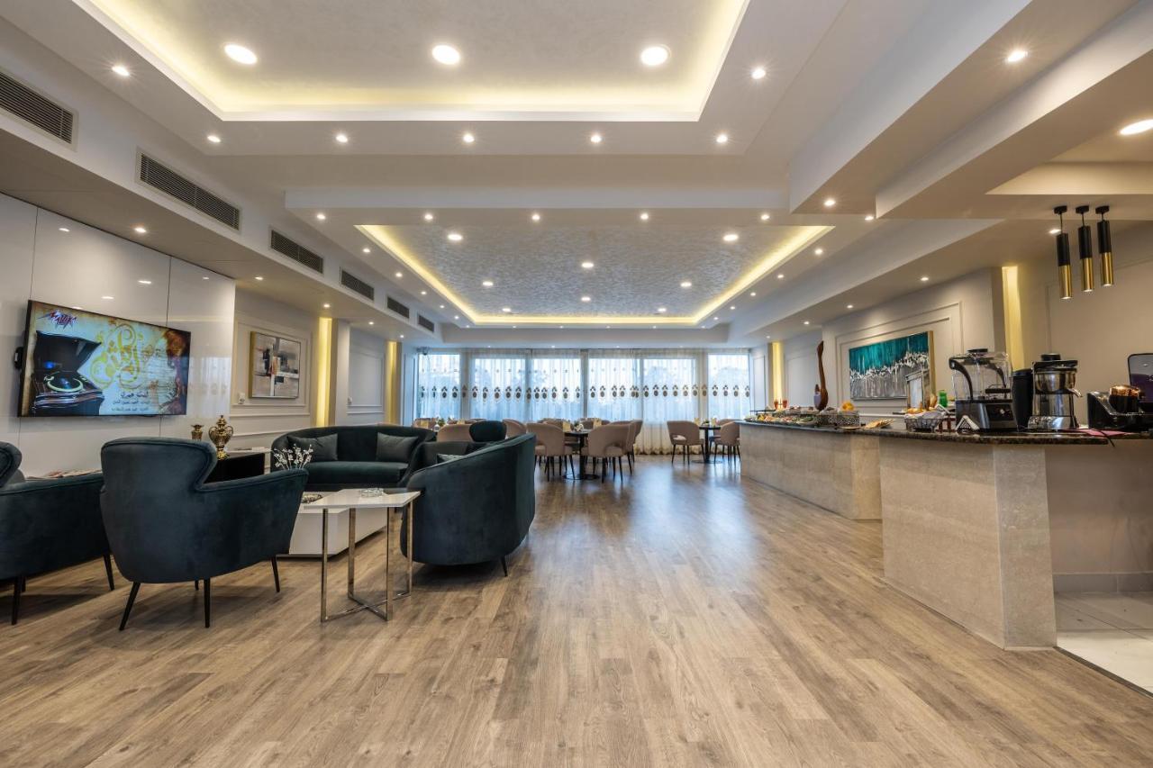 Отель Triumph Plaza 4*
