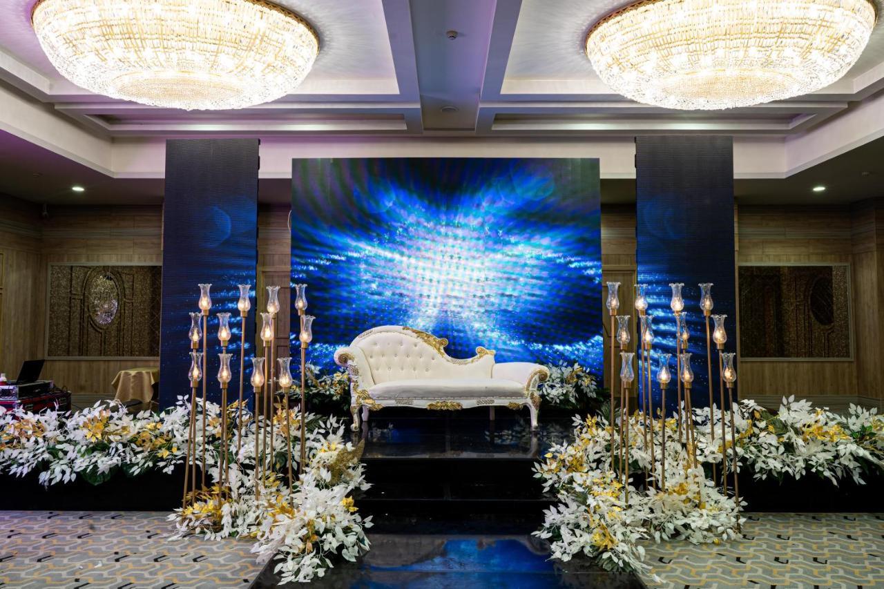 Triumph Plaza Отель
